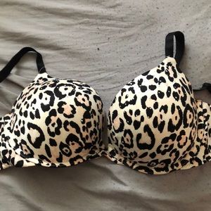 Victoria’s Secret plunge push-up